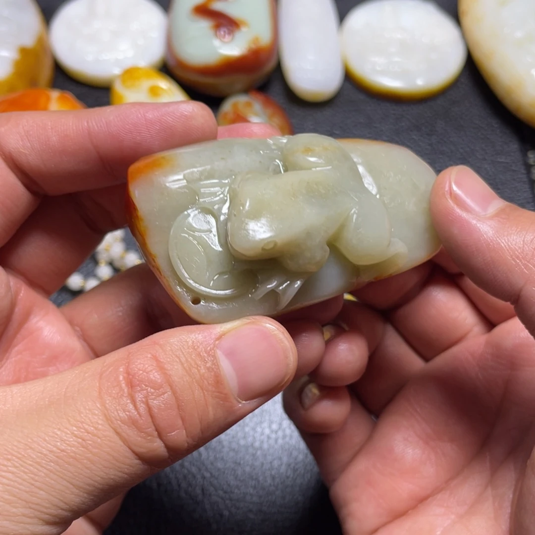 用***6和田玉未镶嵌颈饰