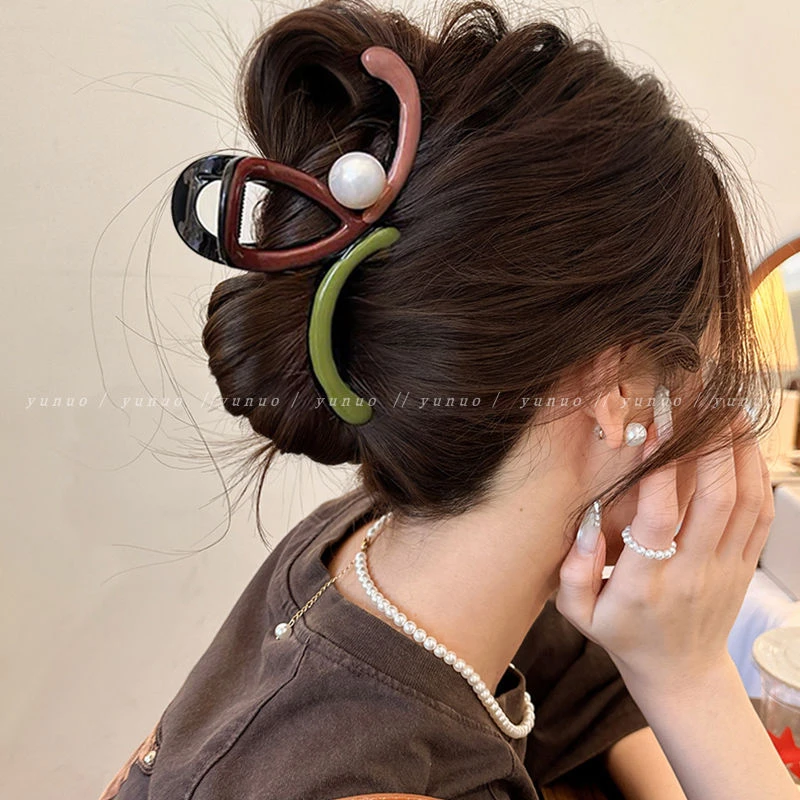 春夏滴釉撞色珍珠大号抓夹女高级感2025新款鲨鱼夹发夹后脑勺头饰