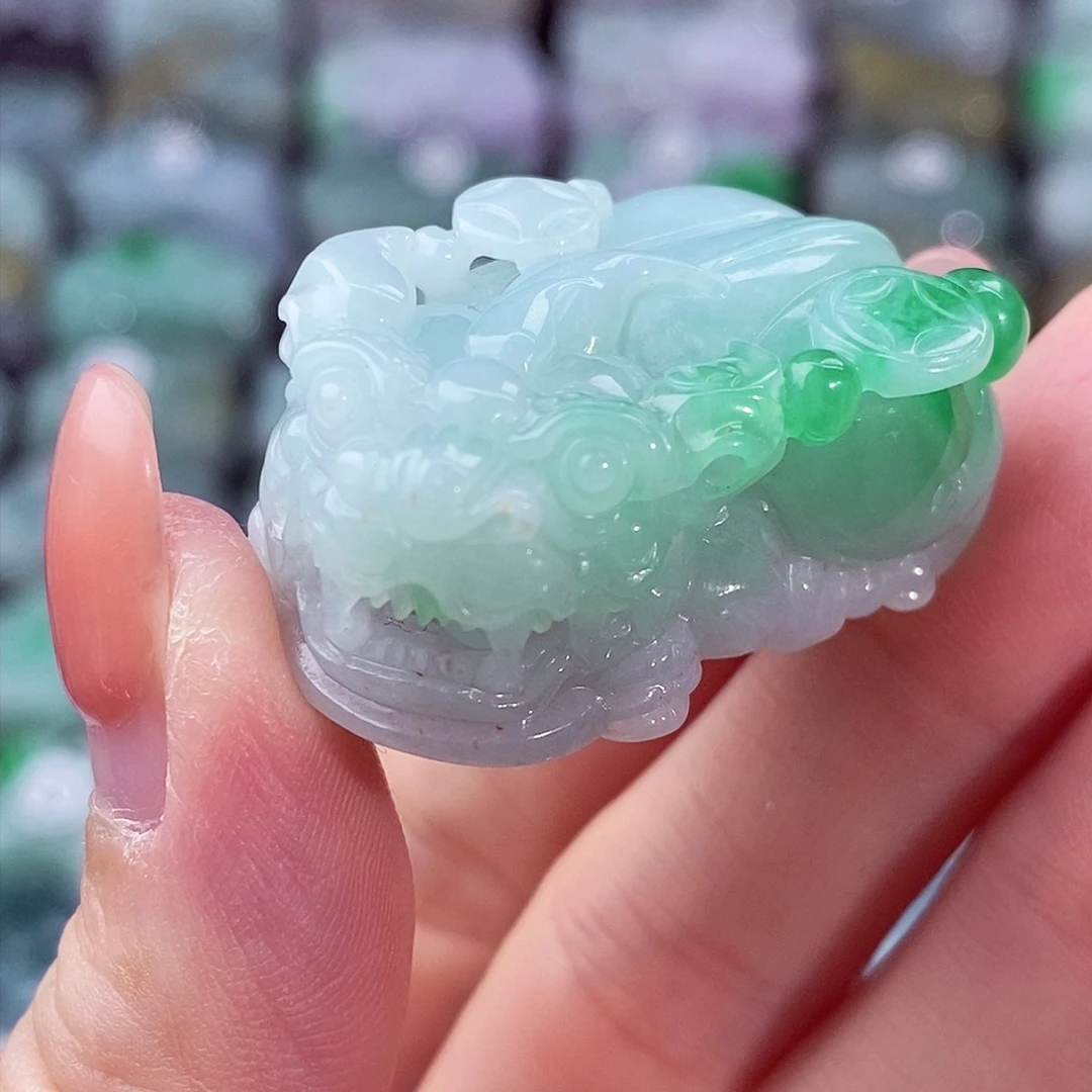 颈饰未镶嵌翡翠天然