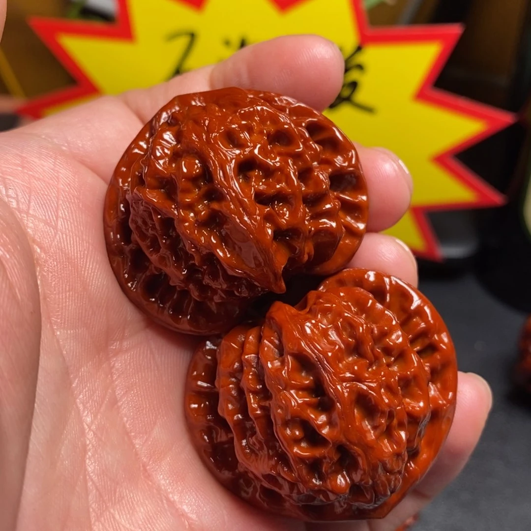 文玩核桃吊坠40hongdeng