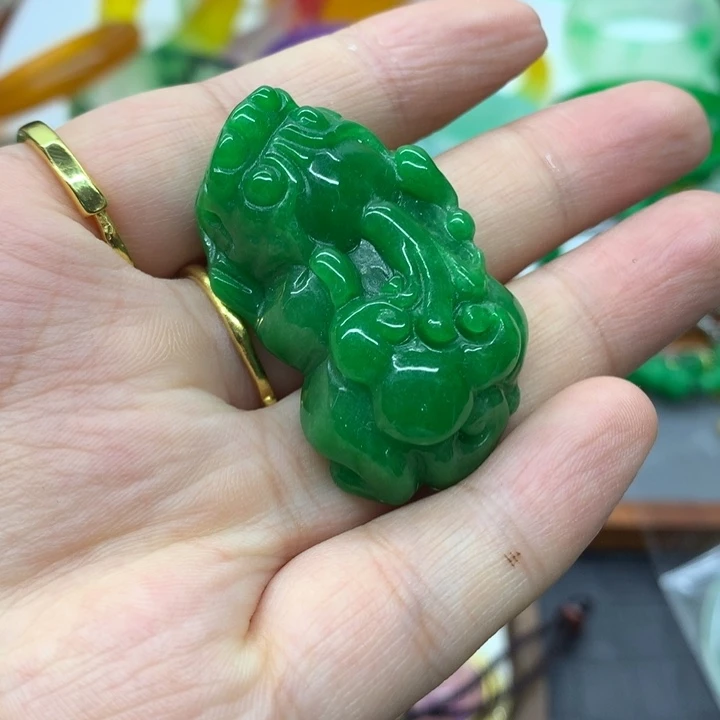 颈饰未镶嵌翡翠吊坠