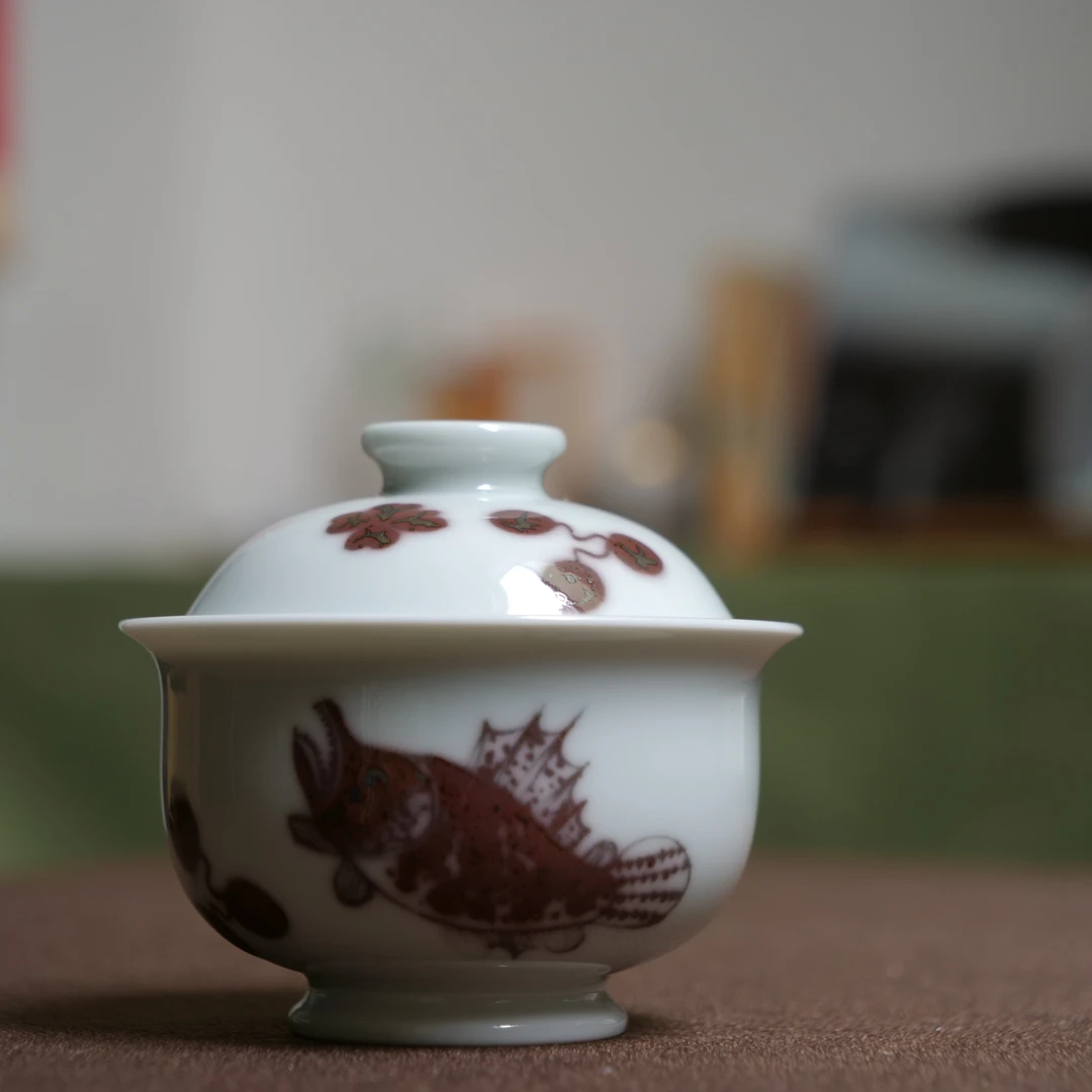 四海【釉里红鱼藻纹元宝小二才盖碗】景德镇高温瓷纯手绘茶具