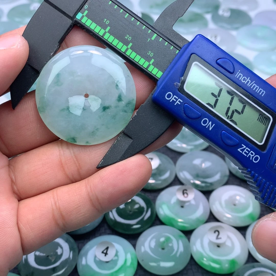 翡翠颈饰未镶嵌缅甸天然A货翡翠