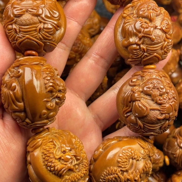 橄榄核吊坠七**赵橄榄核手持