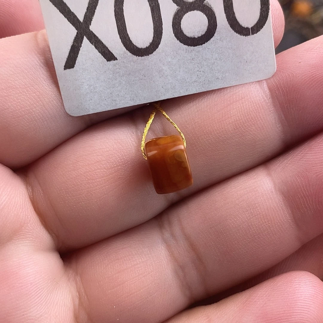 蜜蜡未镶嵌珠宝奇石