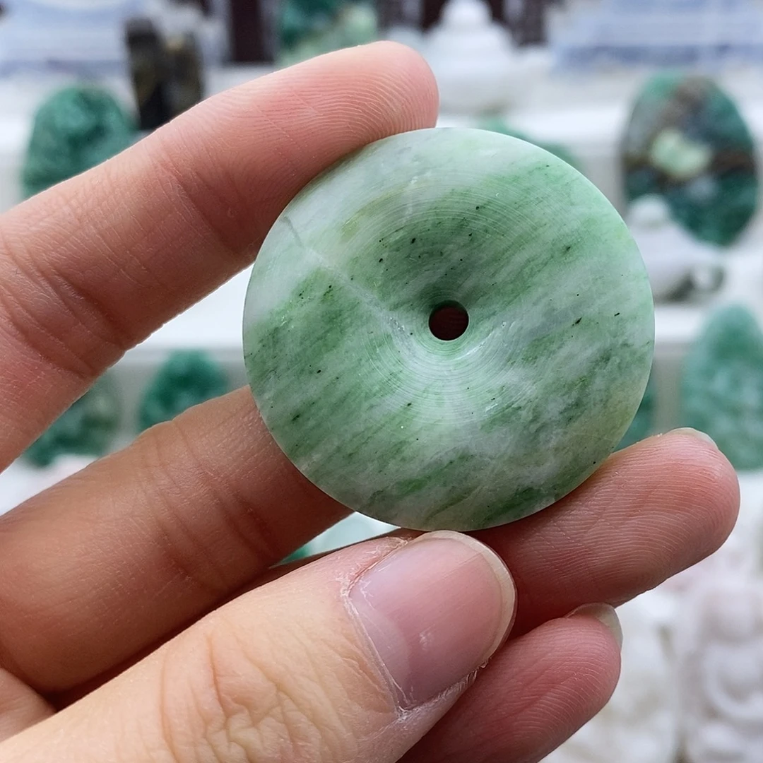 独山玉未镶嵌颈饰