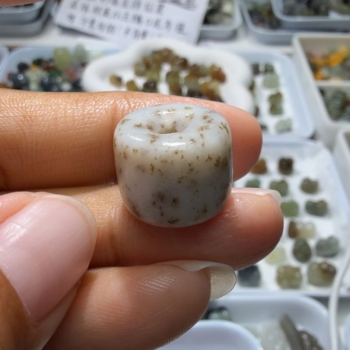 和田玉未镶嵌珠宝奇石