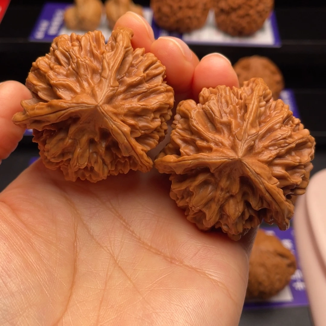 把件文玩核桃三棱正奔48尺55克