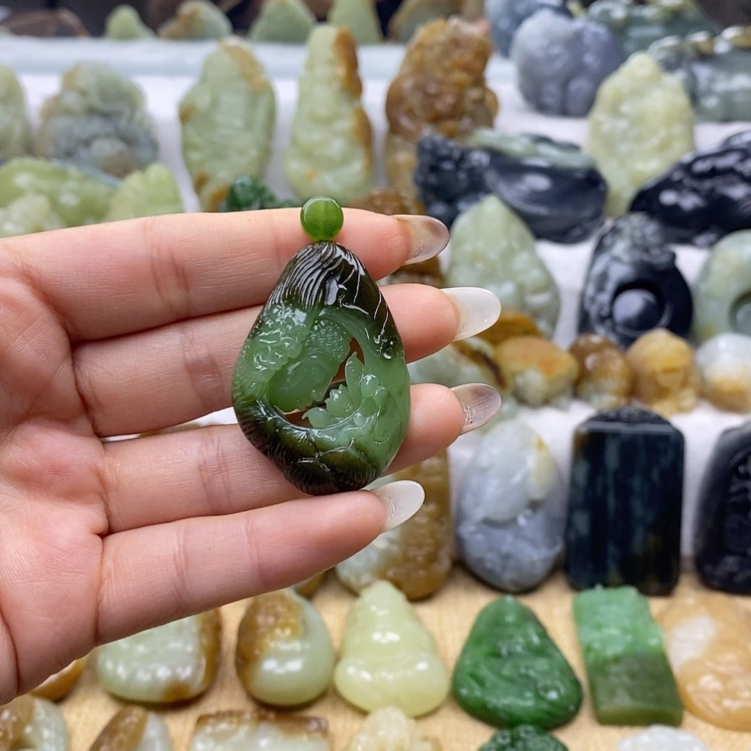 和田玉未镶嵌颈饰