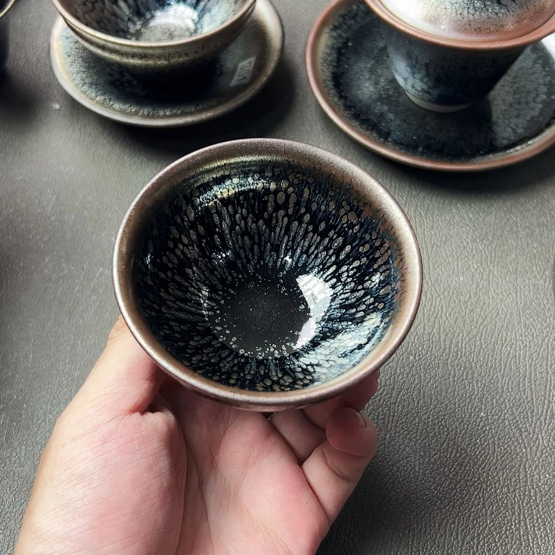 茶盏好想和她谈心聊天的