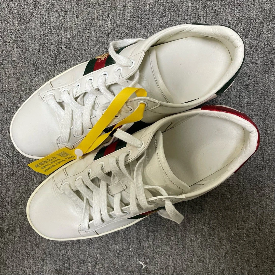 95新 GUCCI/古驰 蜜蜂刺绣系带低帮时尚板鞋 36.5码/12606