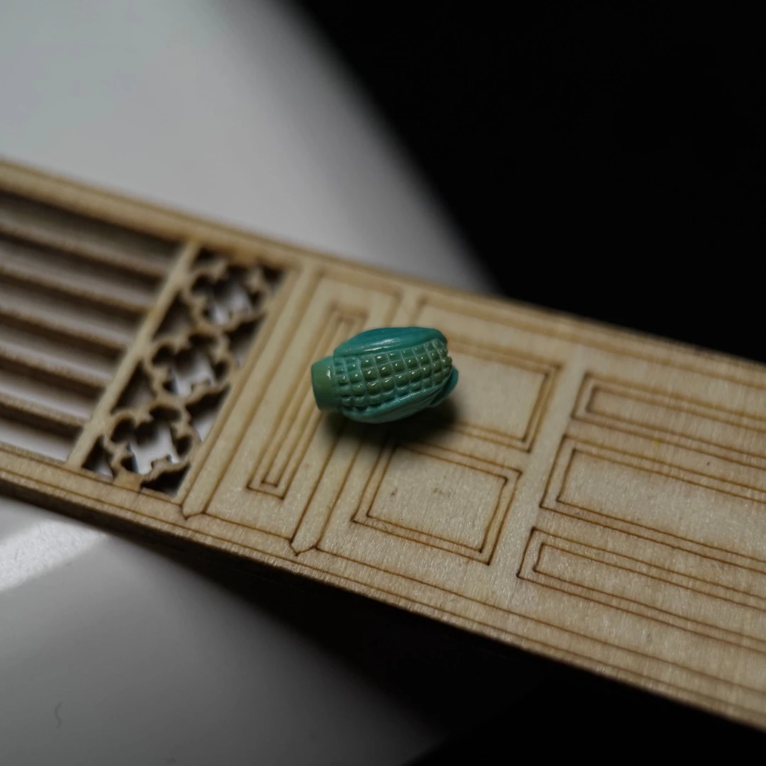 山与枢原矿绿松石手工雕刻玉苞米高瓷玉化俏色文玩配饰珠地大质检