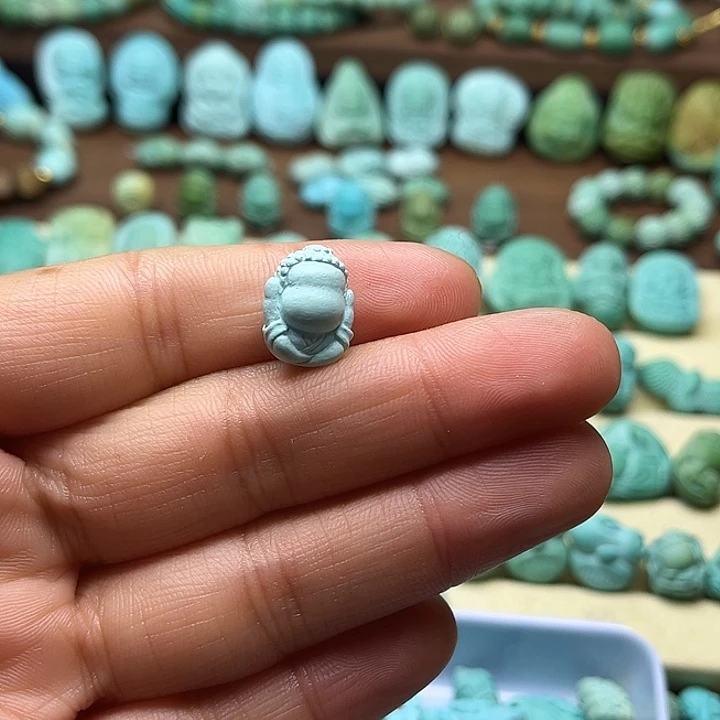 绿松石未镶嵌颈饰