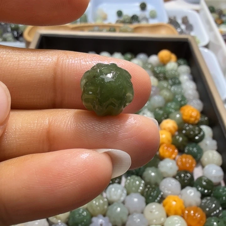 未镶嵌和田玉珠宝半成品