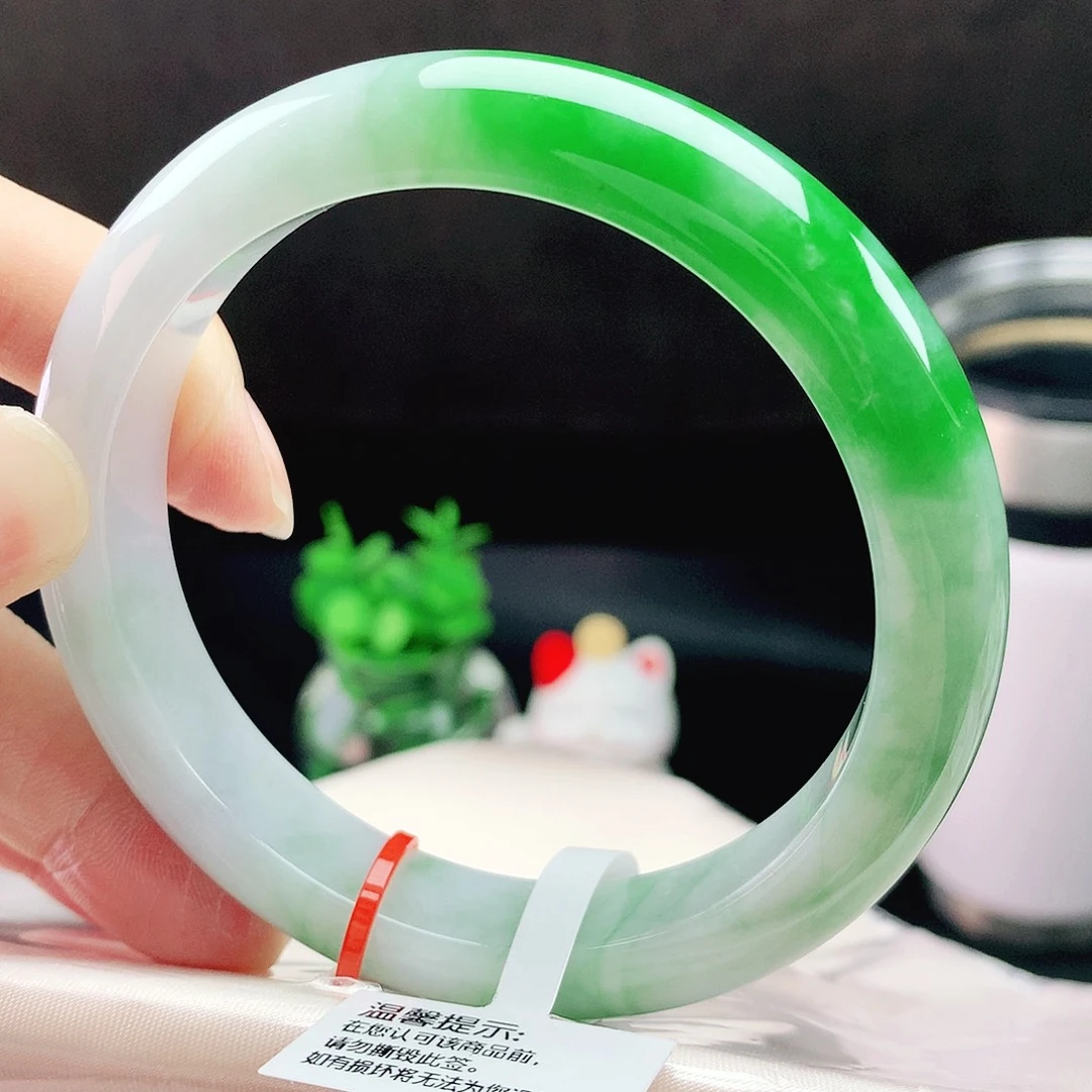 未镶嵌手镯翡翠59辣绿