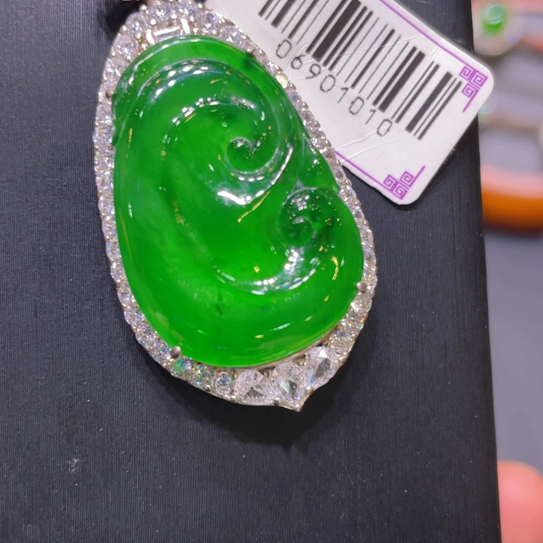 翡翠未镶嵌颈饰吊坠