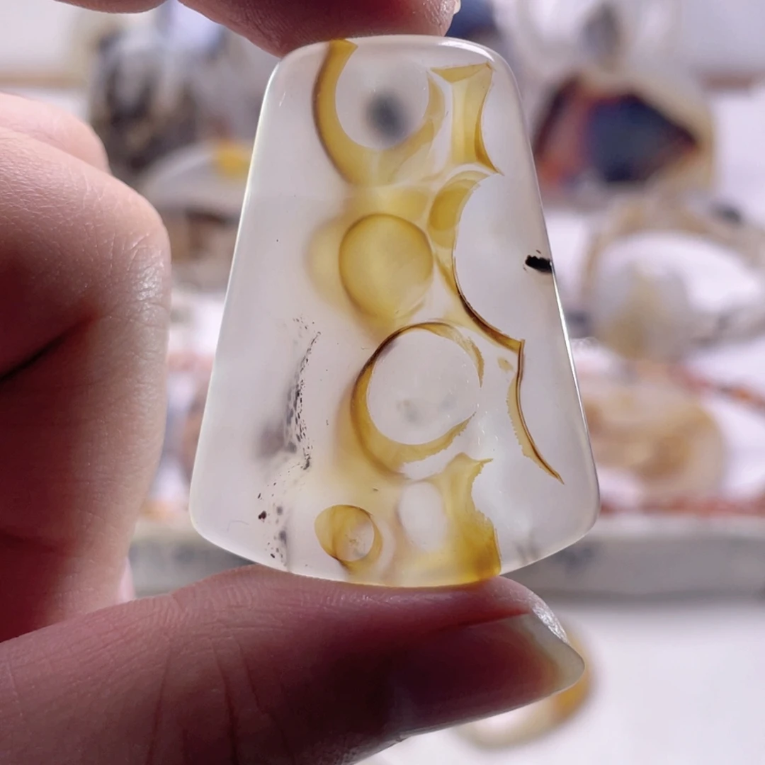 玛瑙/玉髓未镶嵌珠宝奇石