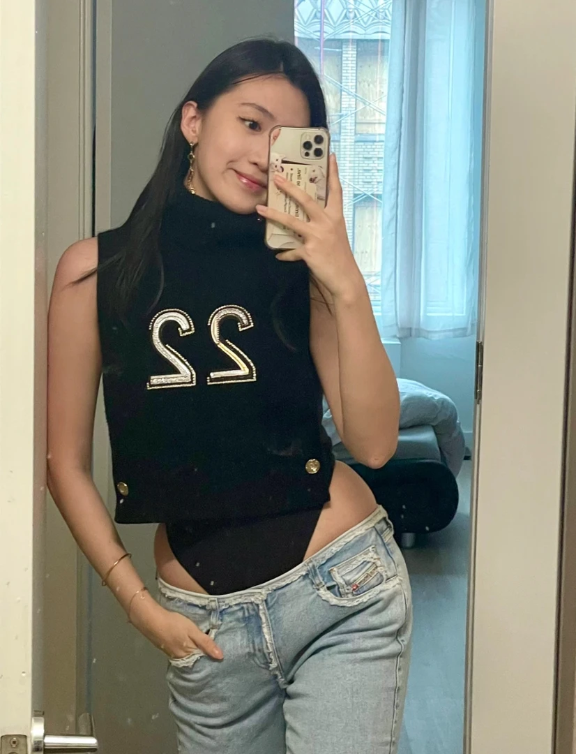 99新 Chanel/香奈儿 黑色高领水钻镶嵌22号针织衫马甲上衣 L码