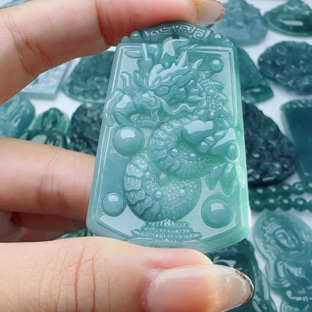 颈饰未镶嵌翡翠多样性发货天然的A货翡翠