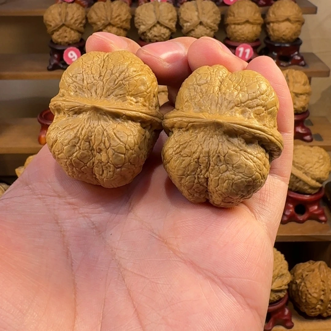 铁核桃把件方尊元宝43尺