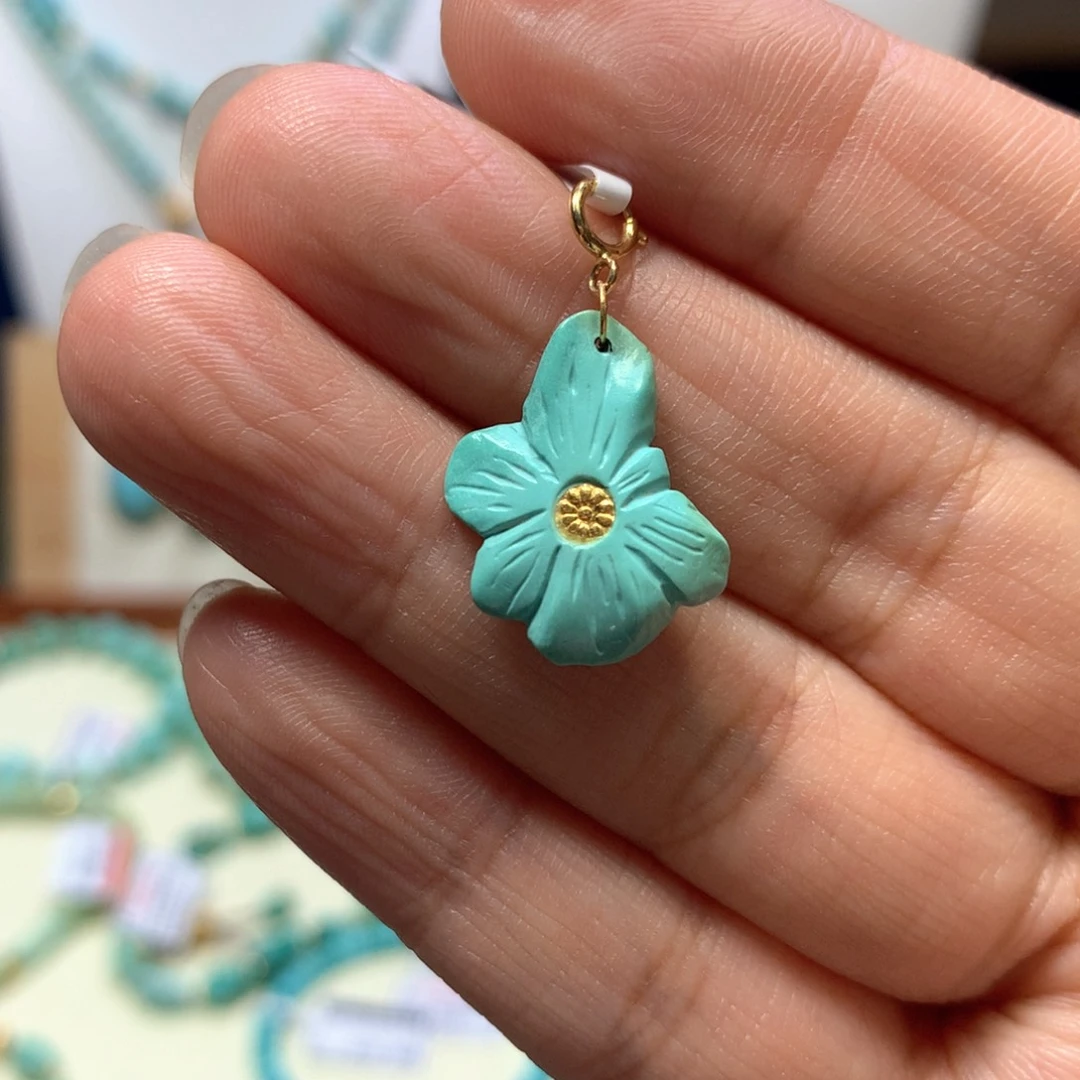 绿松石18K金镶嵌挂件