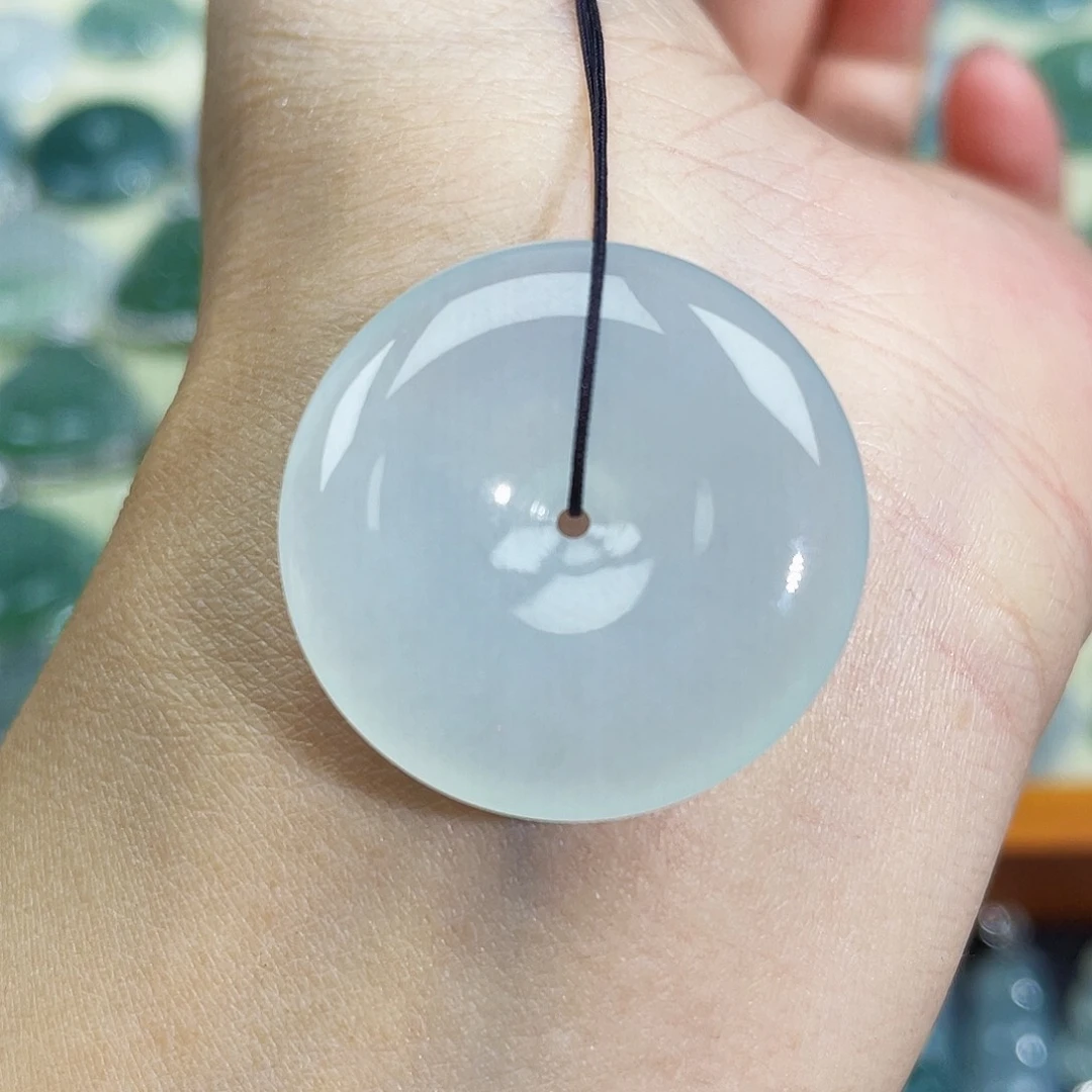 翡翠颈饰未镶嵌吊坠