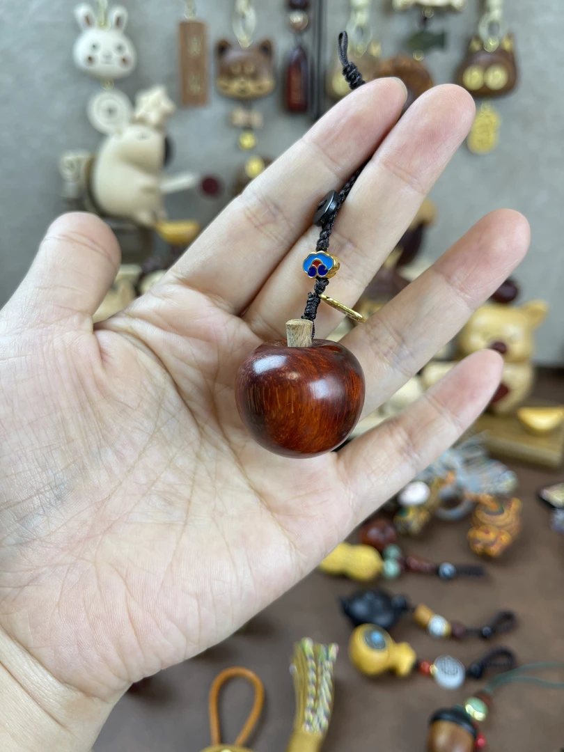 平平安安小苹果实木钥匙扣