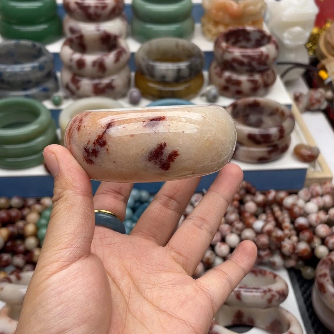 石英质玉（佘太翠）未镶嵌手镯