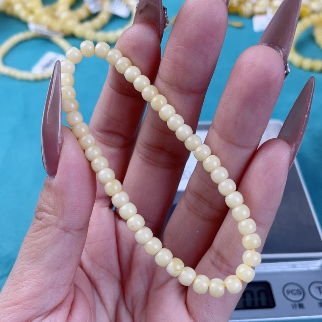 蜜蜡裸石未镶嵌蜜蜡18