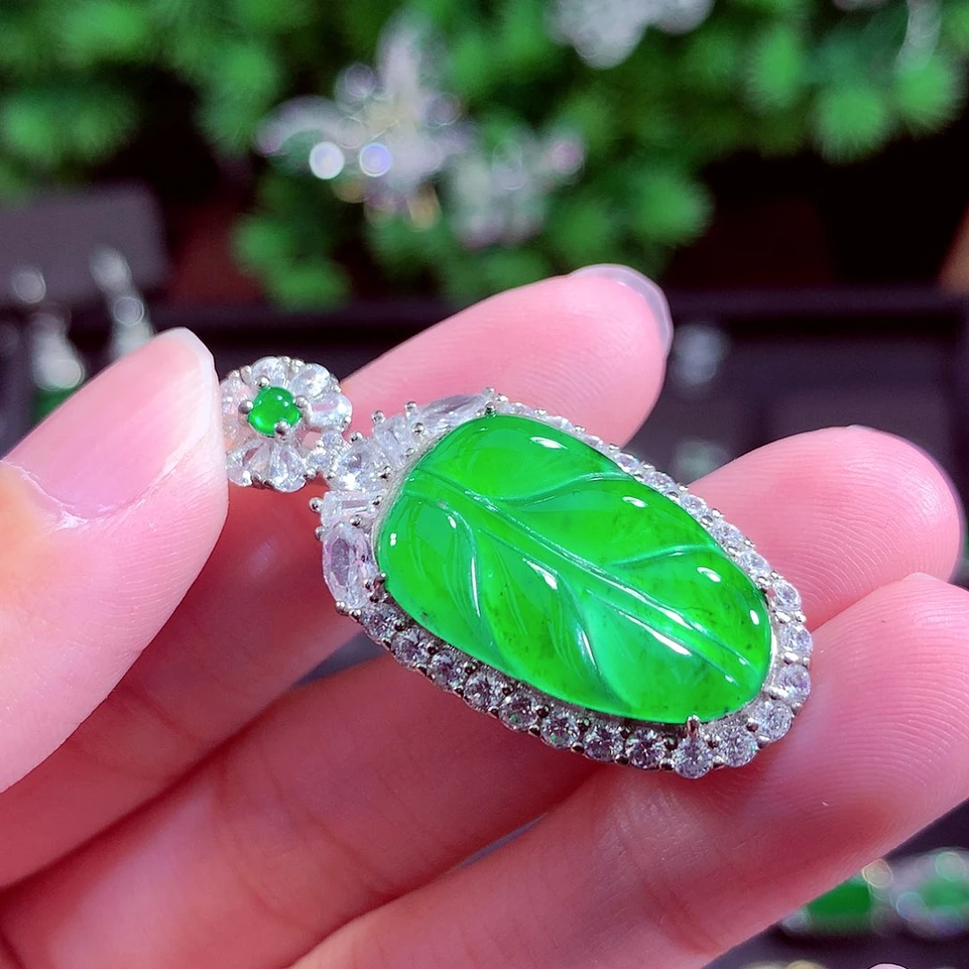 颈饰未镶嵌翡翠天然