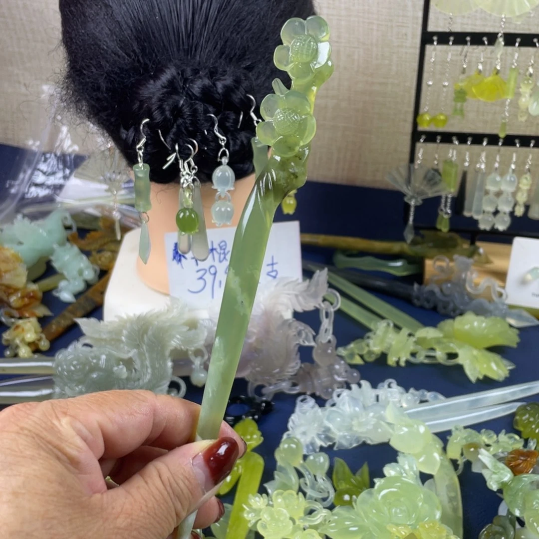 兰***蛇纹石玉未镶嵌发饰