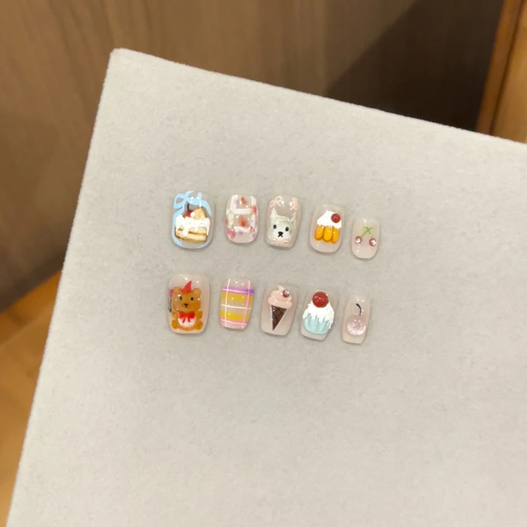 【甜品小熊】穿戴甲猫眼猫眼高级感贴片穿戴甲手绘穿戴甲高颜中长款