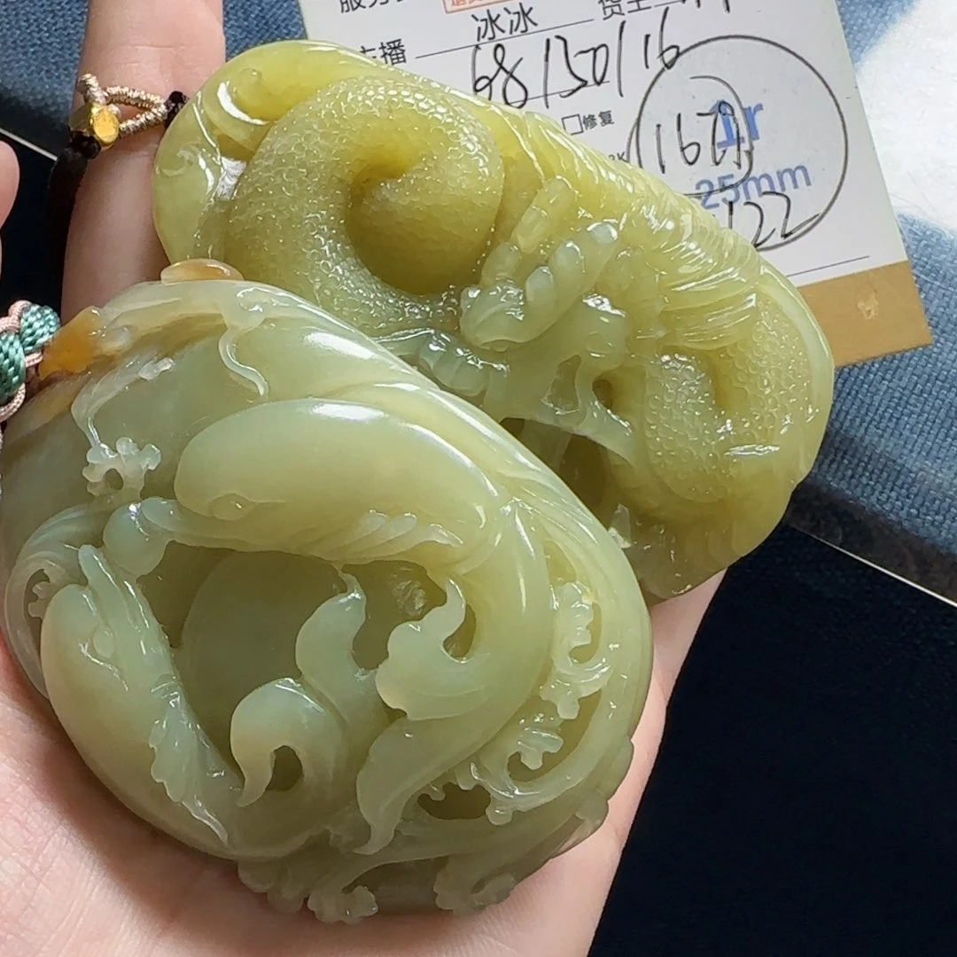 和田玉挂件未镶嵌有*人