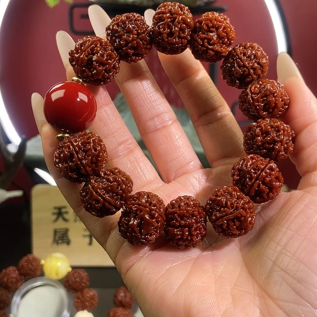 金刚菩提吊坠620红。