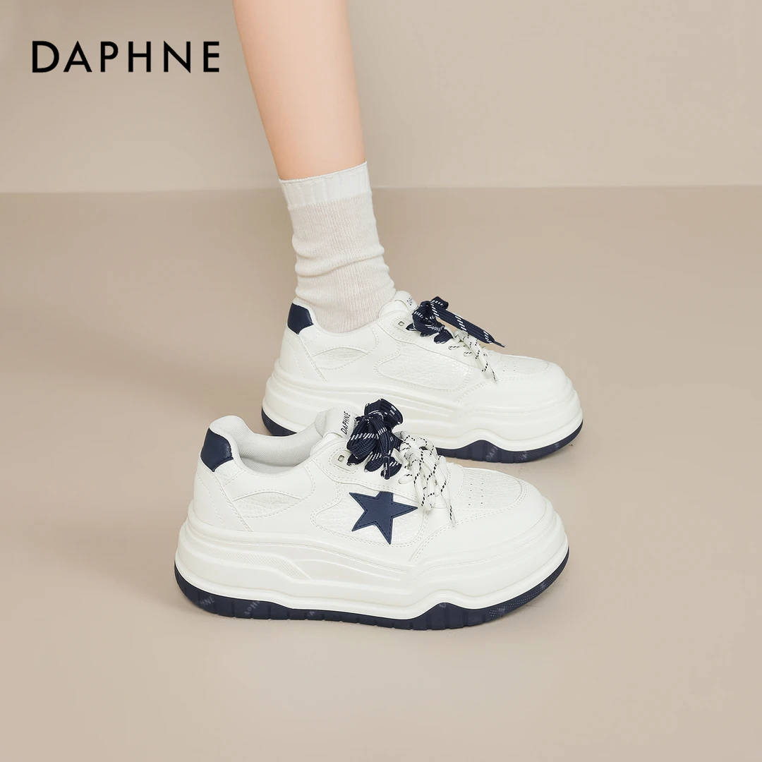 达芙妮厚底休闲板鞋女款2025秋季新款百搭小白鞋小个子增高运动鞋