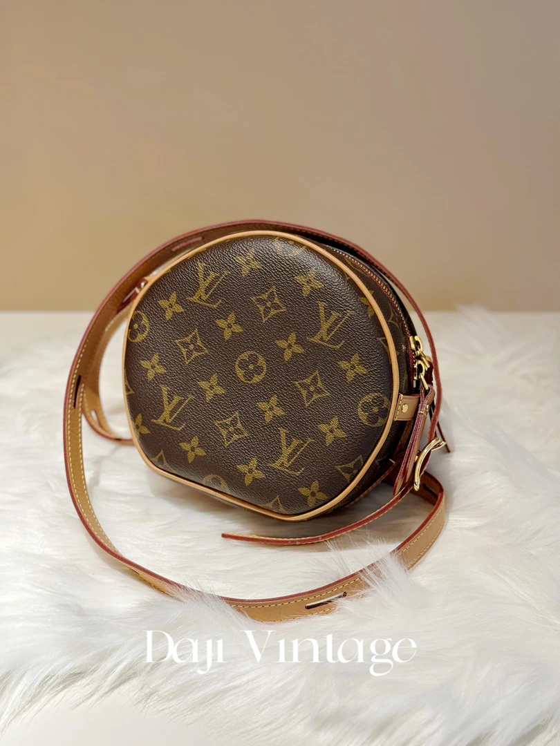 95新 LV 大吉中古/LV老花小号软圆饼斜挎包