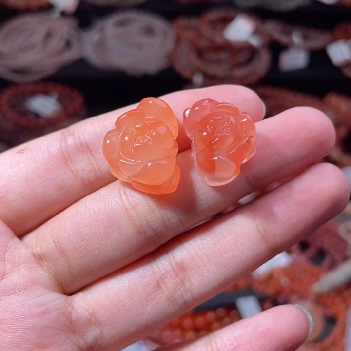 南红玛瑙未镶嵌配饰三角莲花1756打孔备注