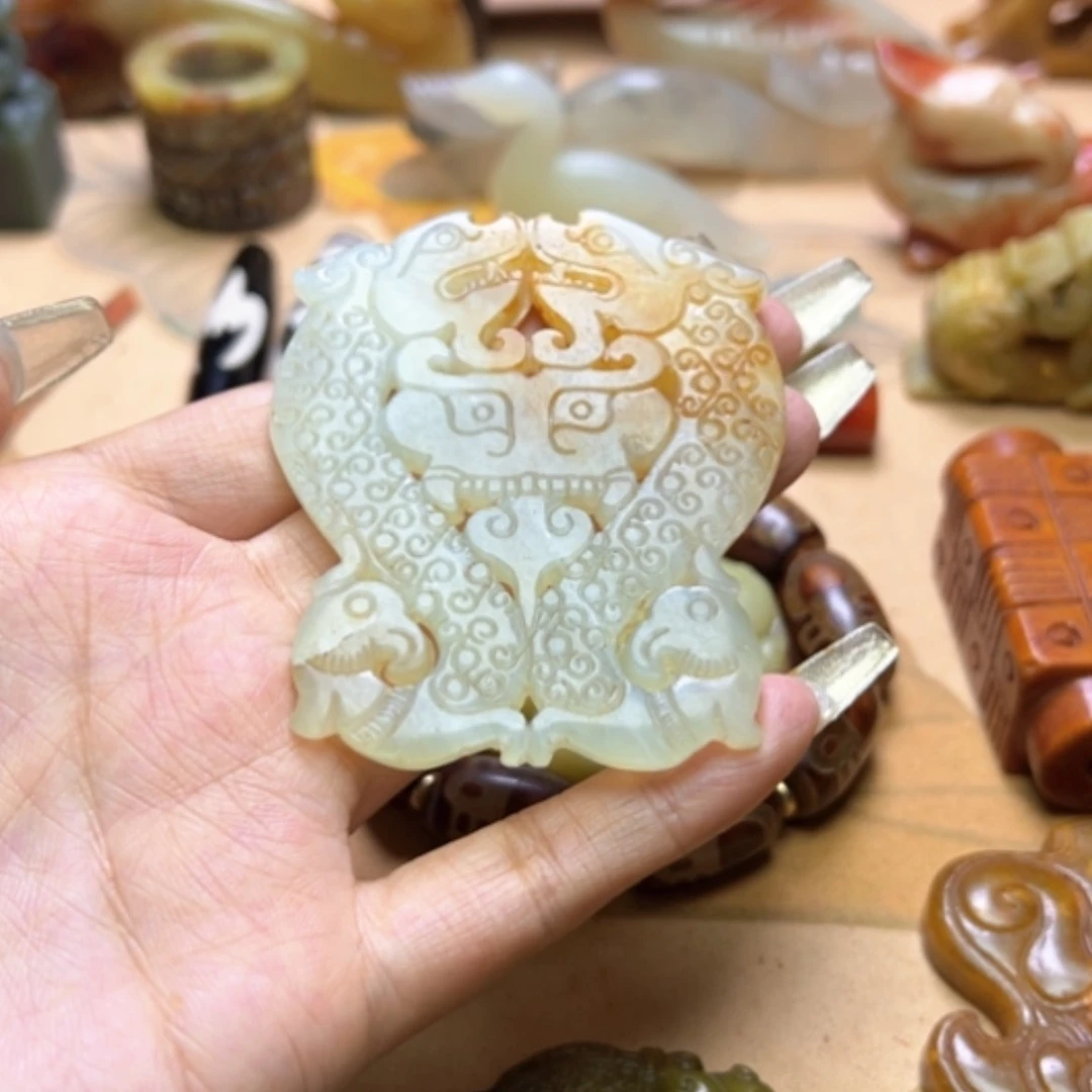 【闪购商品】蛇纹石玉颈饰未镶嵌