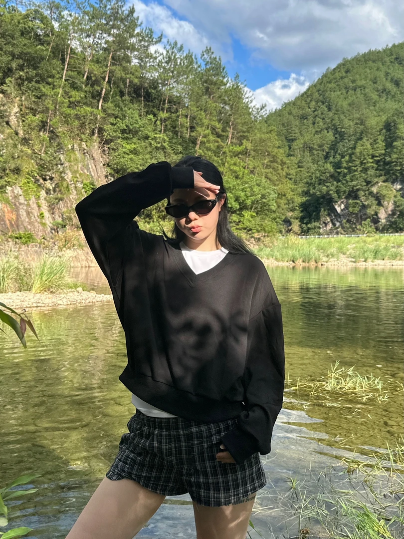 D YANGJUN 2024秋冬新款简约V领套头卫衣女百搭超款看独特上衣女