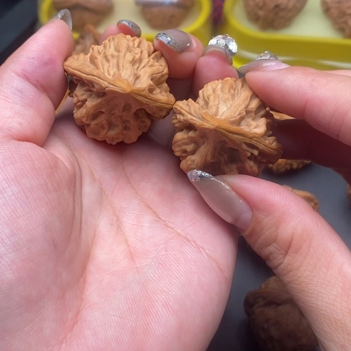 文玩核桃吊坠张**/红缨枪