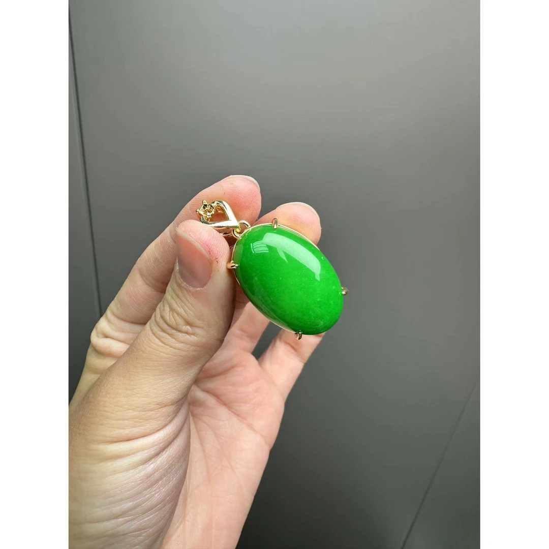 翡翠爱心14k四爪鸽子蛋吊坠