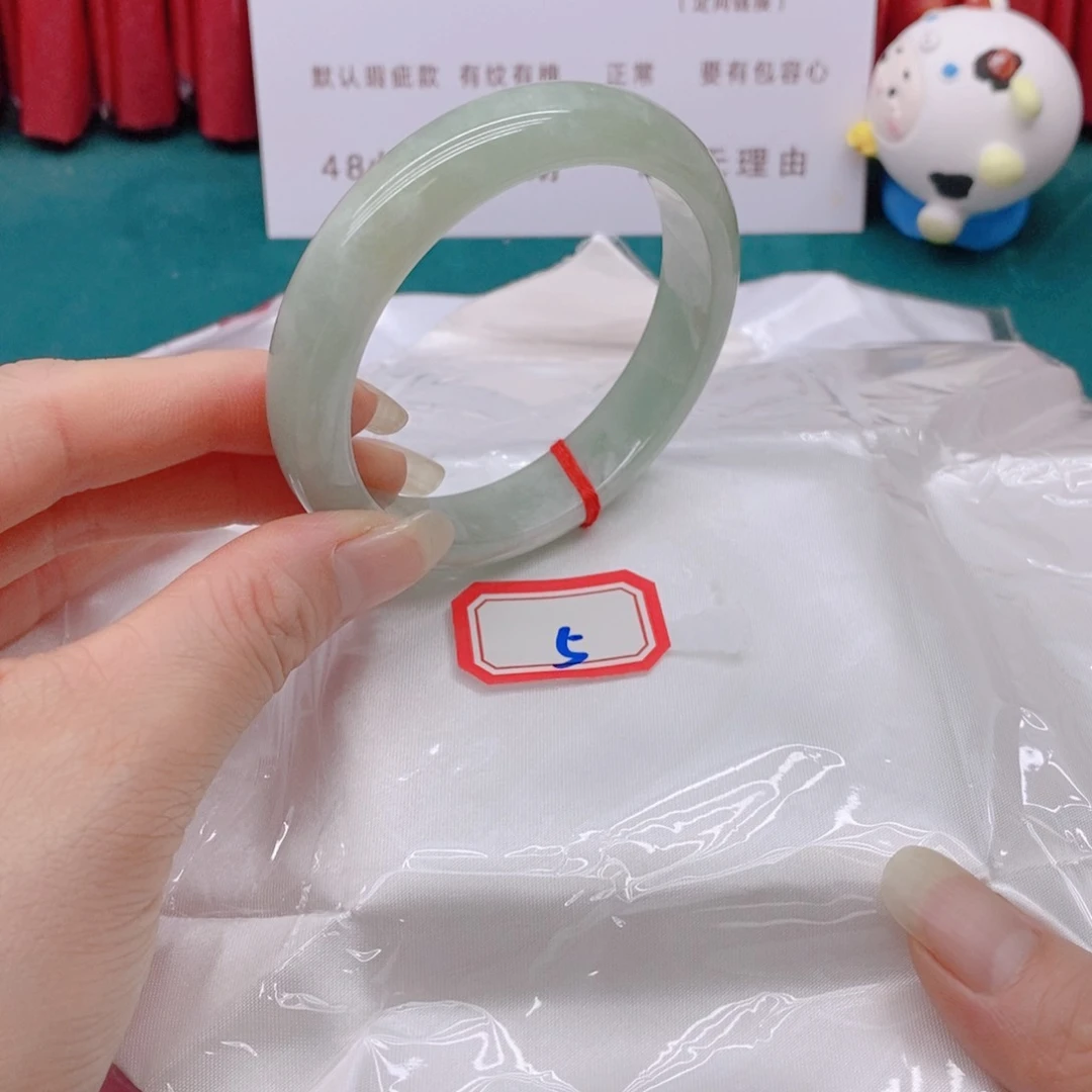 翡翠手镯未镶嵌小*05555555555