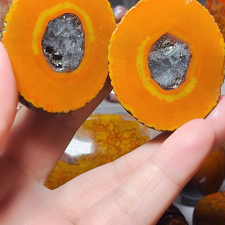 J***金玛瑙/玉髓未镶嵌颈饰