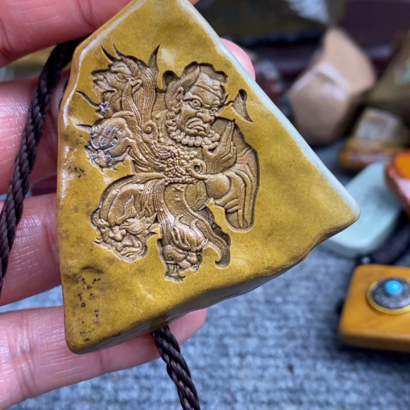 【闪购商品】原石雕刻手把件