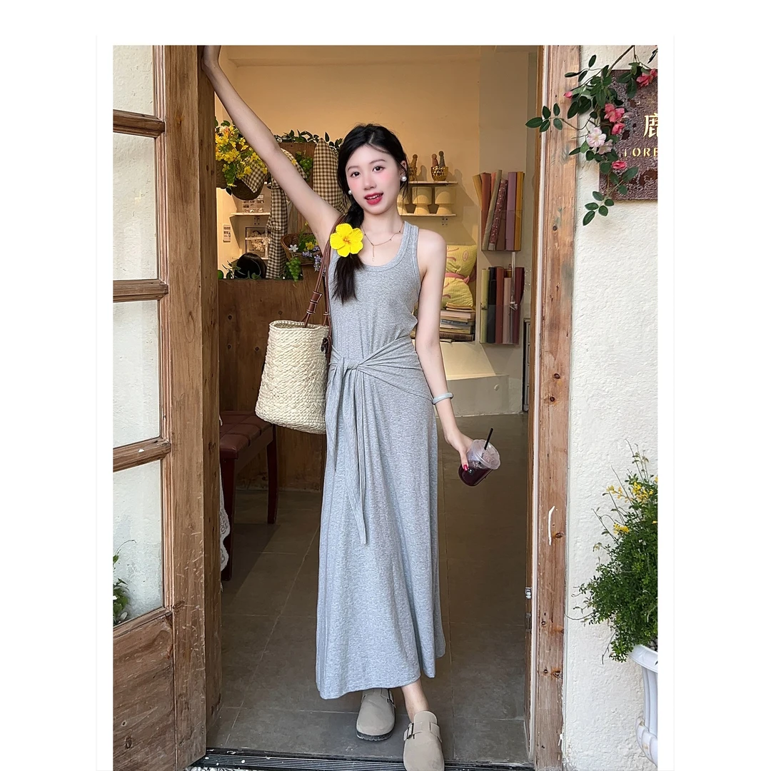 2025夏日休闲 韩系气质显瘦纯色无袖背心连衣裙度假裙(配披肩)
