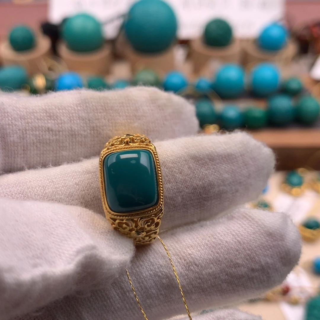 绿松石未镶嵌珠宝奇石