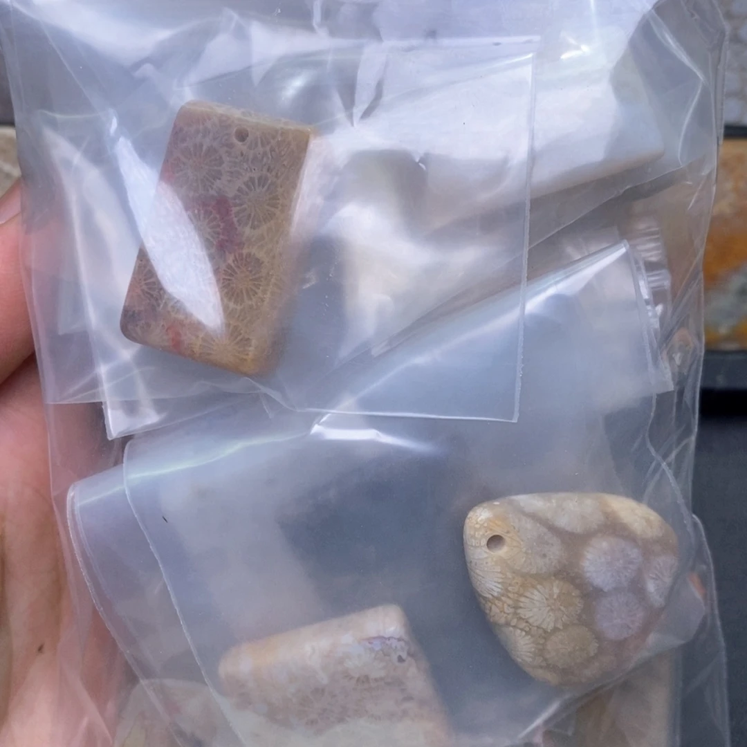 石英质玉未镶嵌颈饰O****g