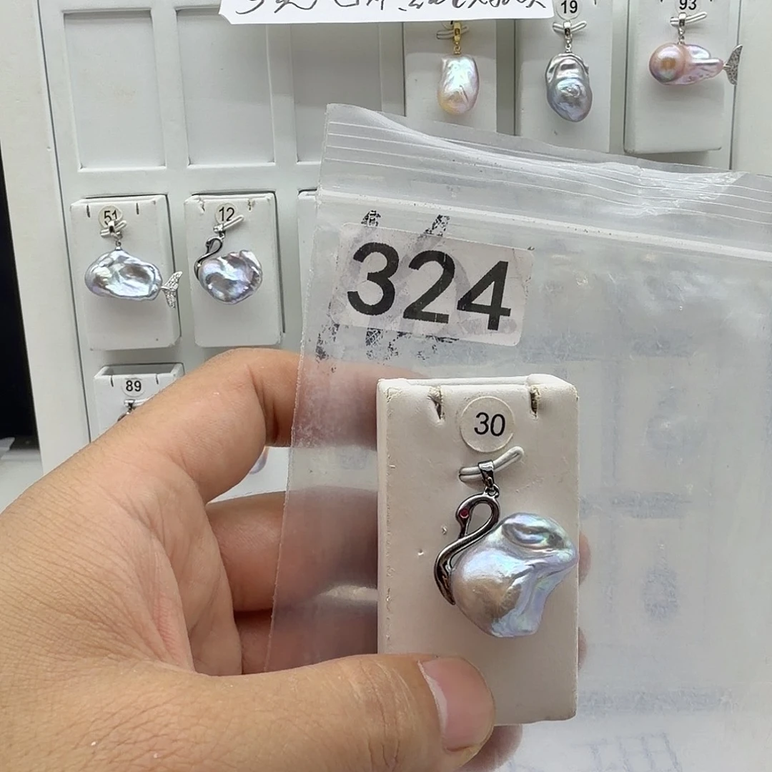 淡水珍珠颈饰合金