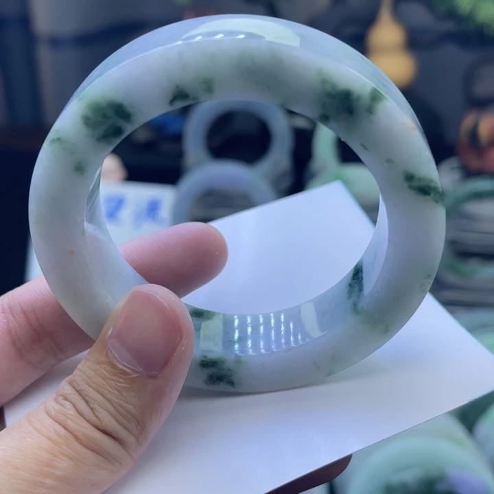 定制翡翠未镶嵌手镯