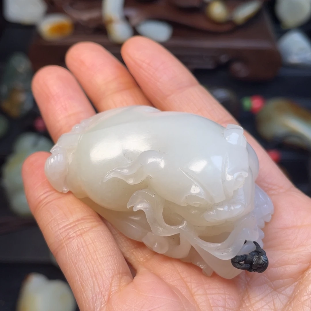 和田玉未镶嵌把件